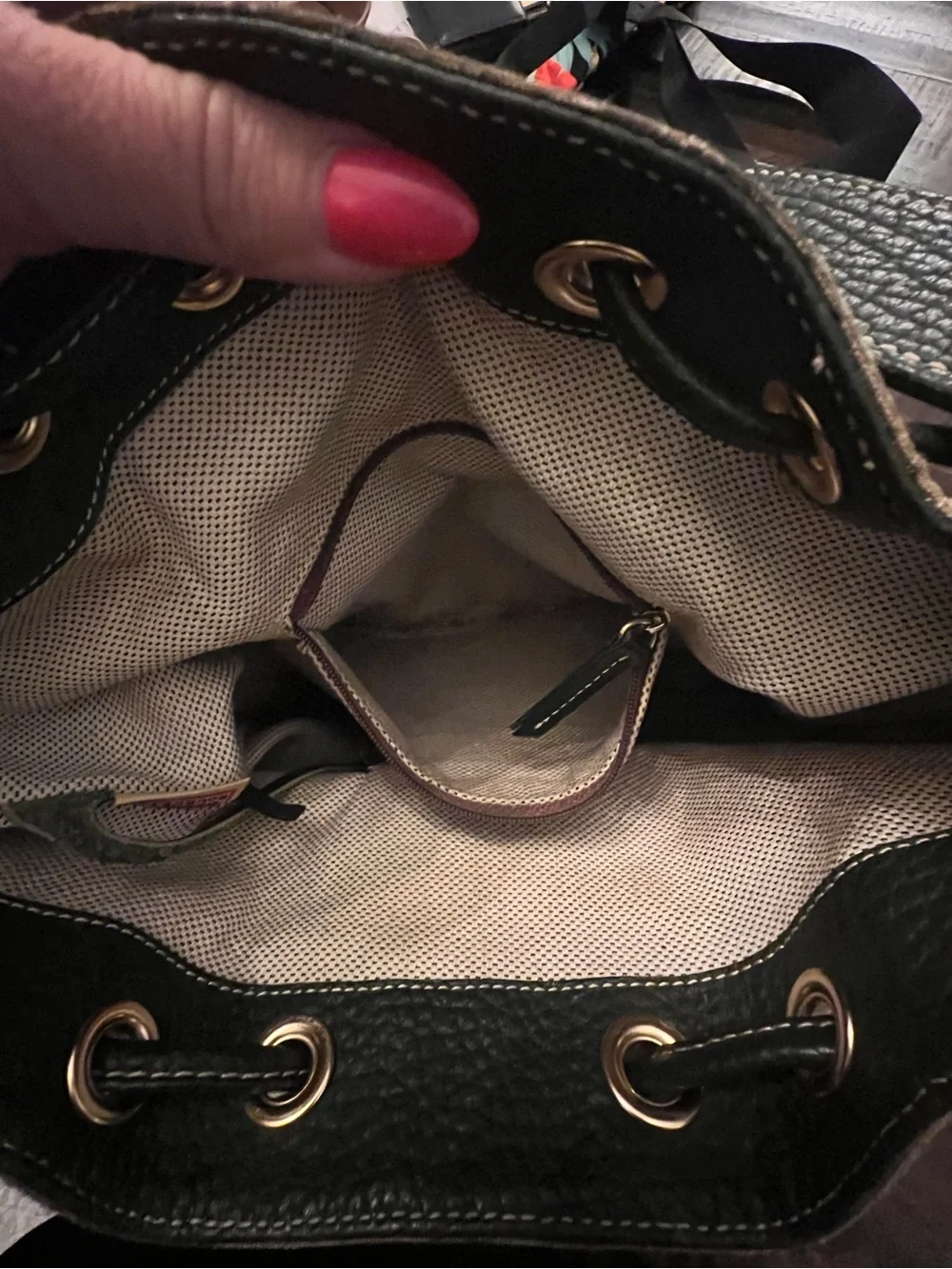 Dooney & Bourke classic vintage